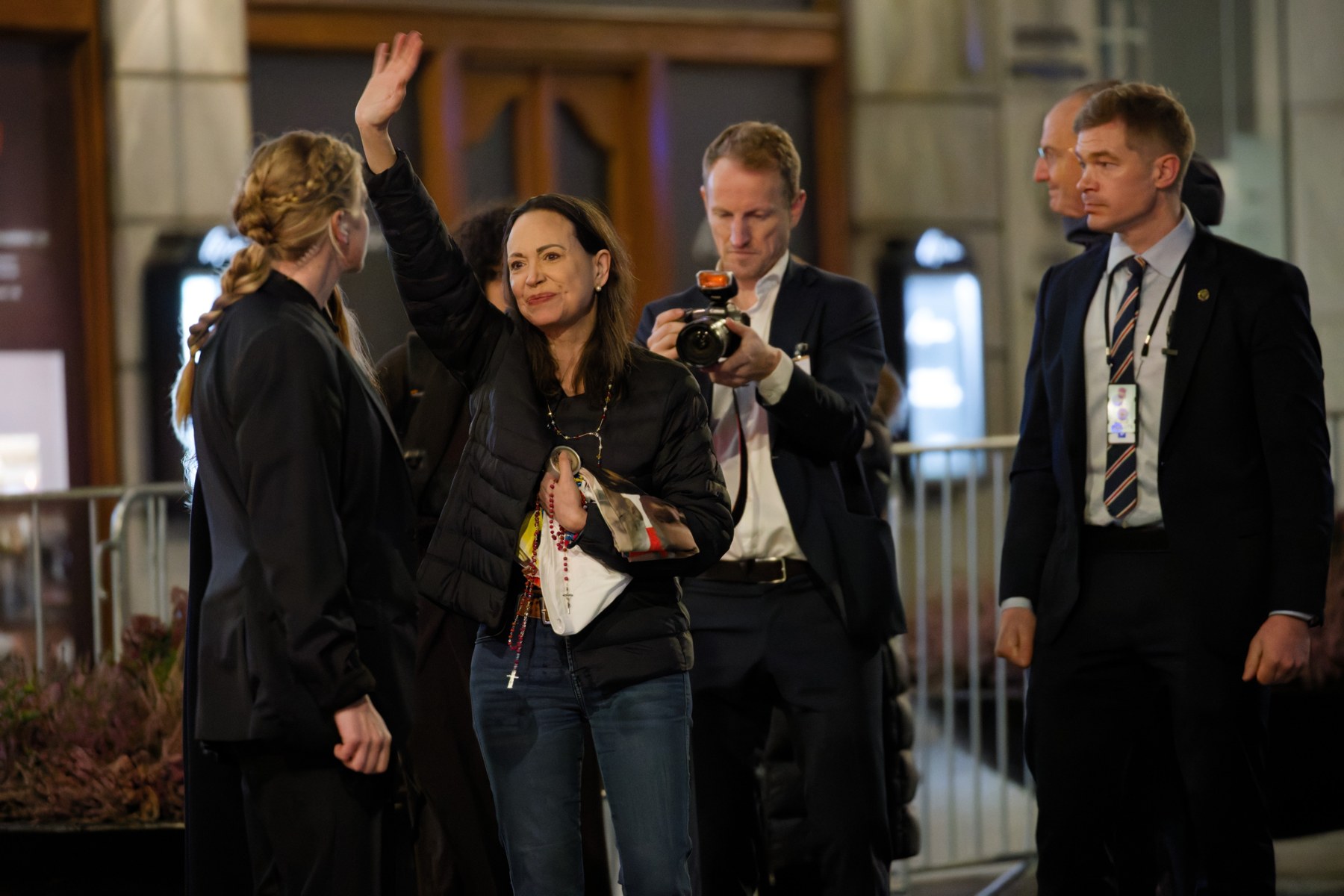 María Corina Machado saluta i sostenitori a Oslo nel dicembre 2025, fotografia di repertorio