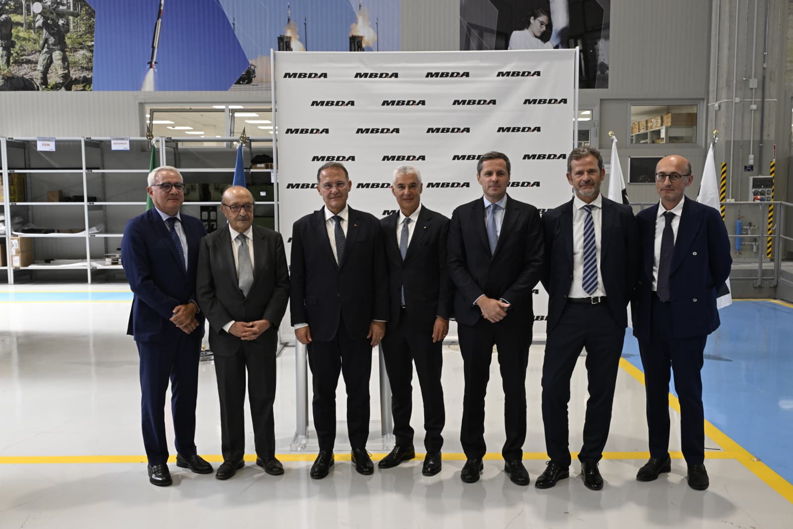 Autorità e dirigenti all’inaugurazione del polo campano di MBDA a Pomigliano