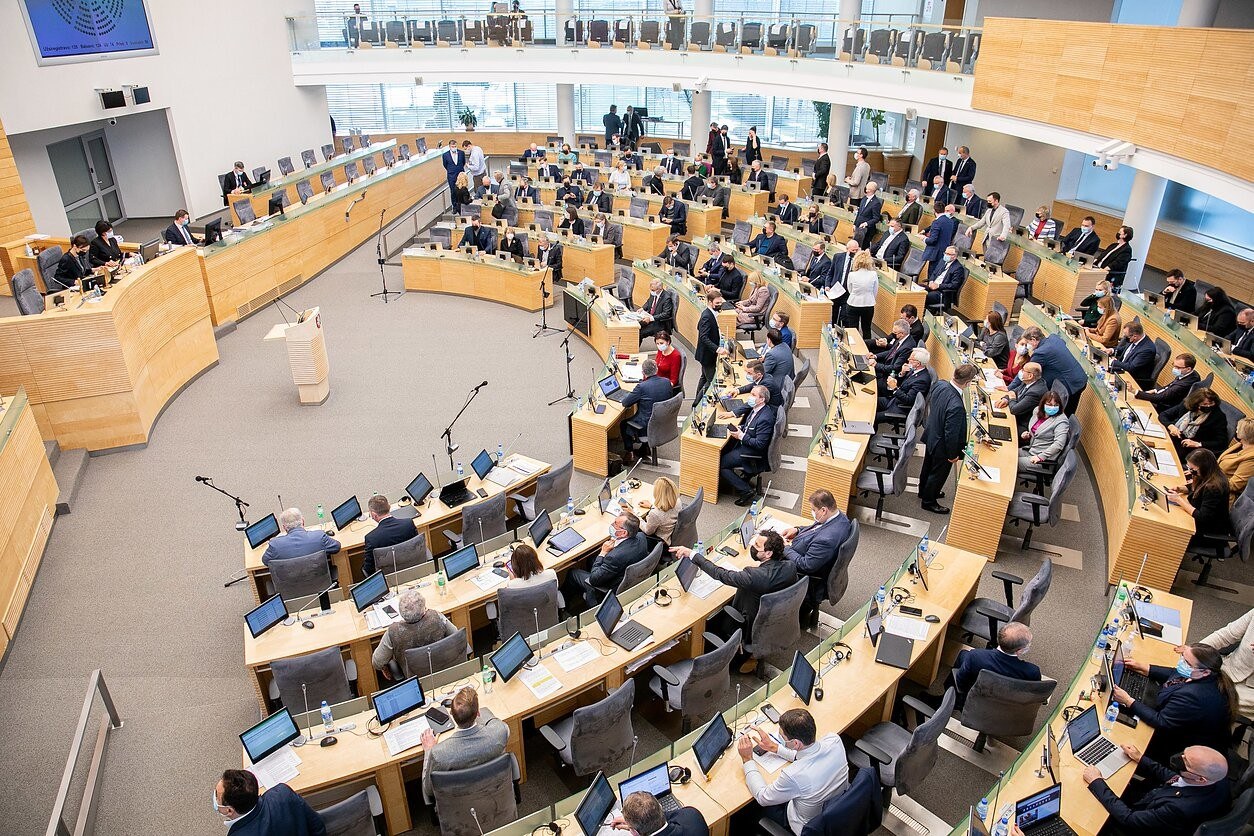 Aula plenaria del Seimas, il Parlamento lituano · Foto di repertorio.