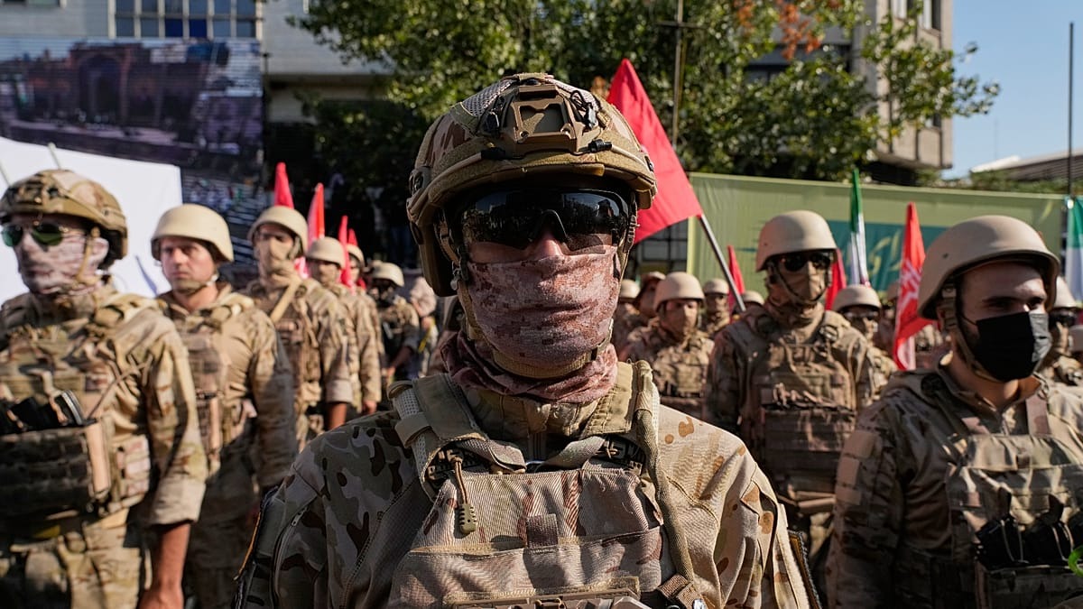 Personale armato iraniano durante un’esercitazione a Teheran il 18 settembre 2026