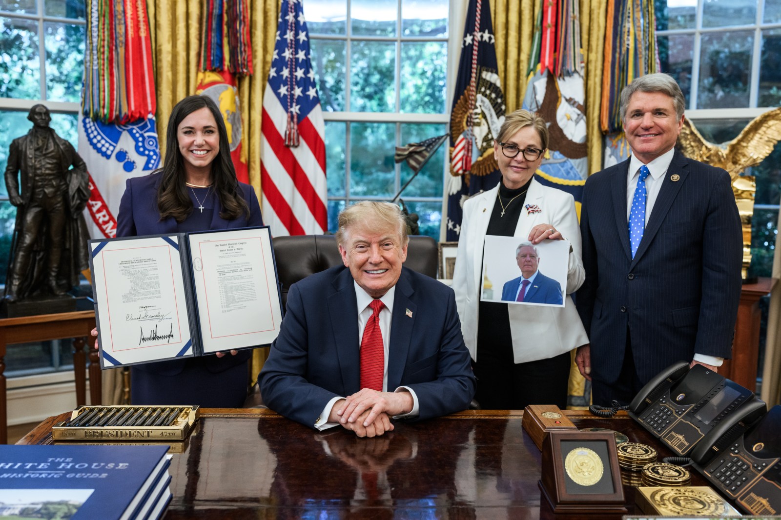 Donald Trump nello Studio Ovale, fotografia del 18 settembre 2026