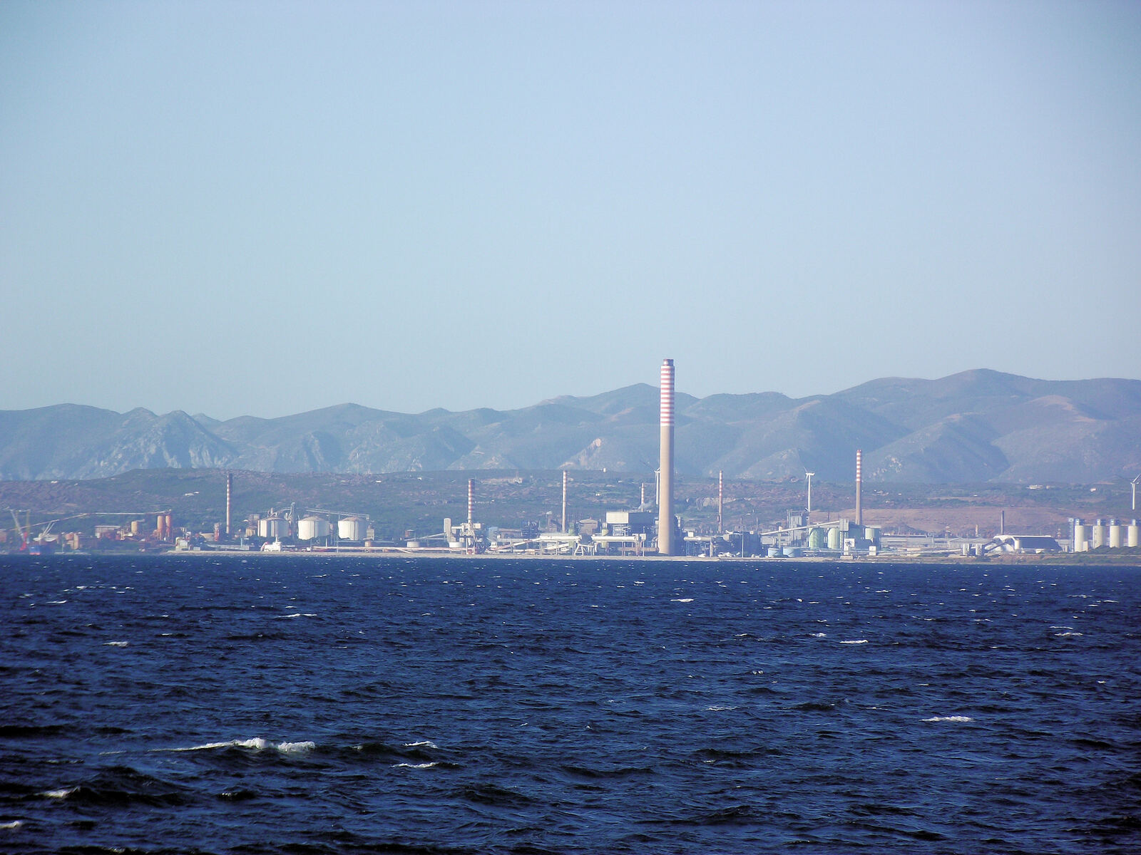 Area industriale di Portovesme, Sardegna, in una fotografia d’archivio.