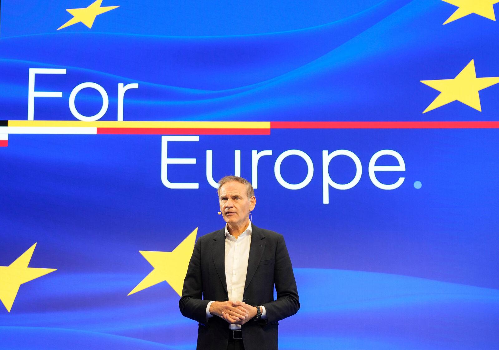 Oliver Blume durante l’evento For Europe a Parigi, 11 ottobre 2026