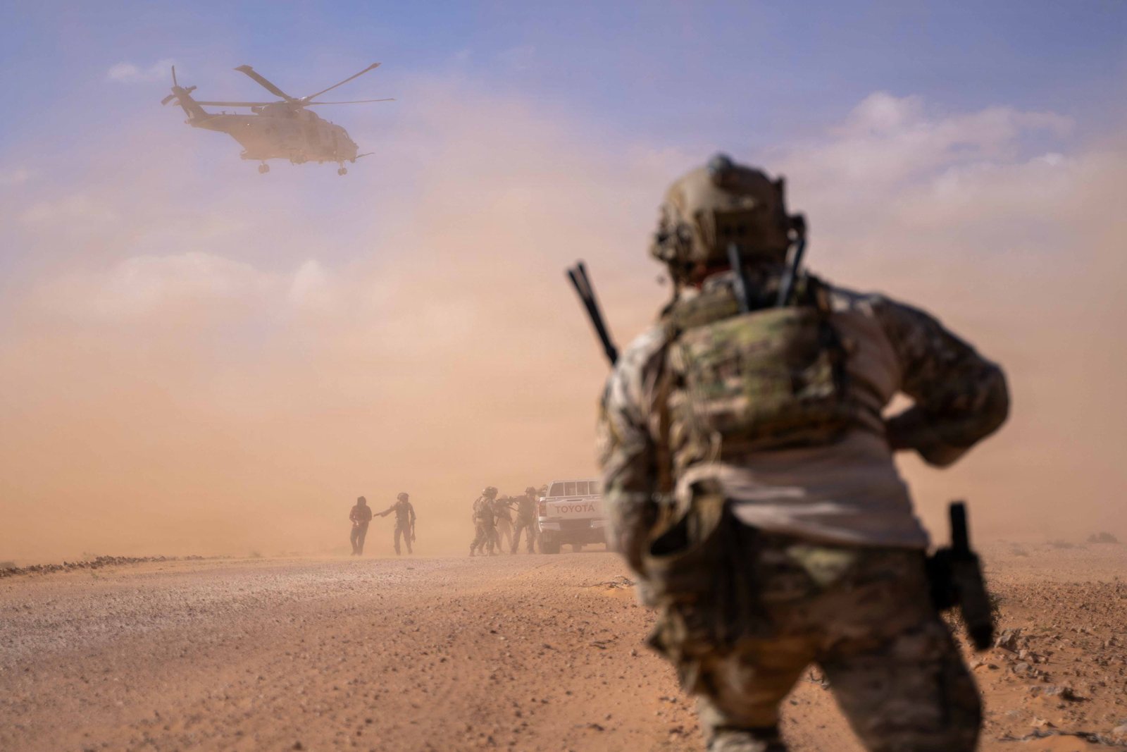 Un elicottero HH-101 dell’Aeronautica Militare durante Flintlock a Sirte, Libia, 25 aprile 2026. Fotografia di repertorio.