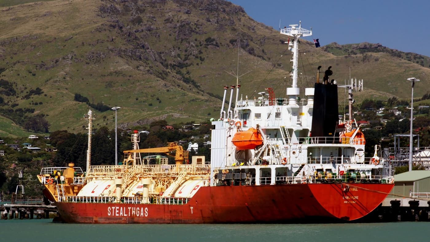 Nave cisterna per gas fotografata in mare nel 2013. Immagine di repertorio, non il campo Bouri.