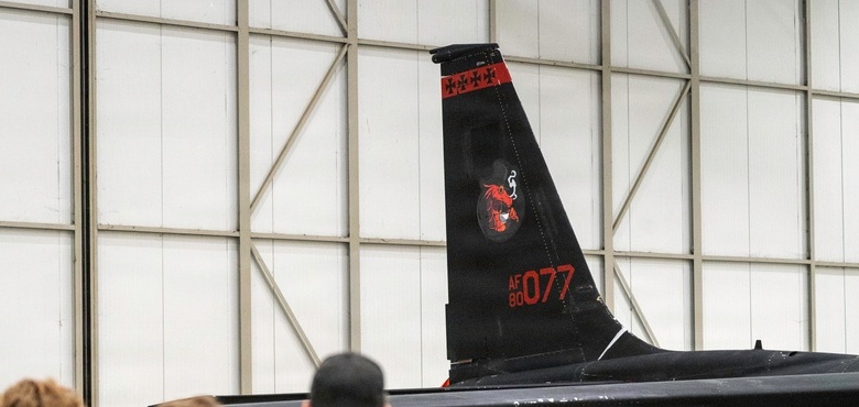 La coda di un U-2 a RAF Fairford, agosto 2026. Repertorio, non degli arresti o dell’incidente.