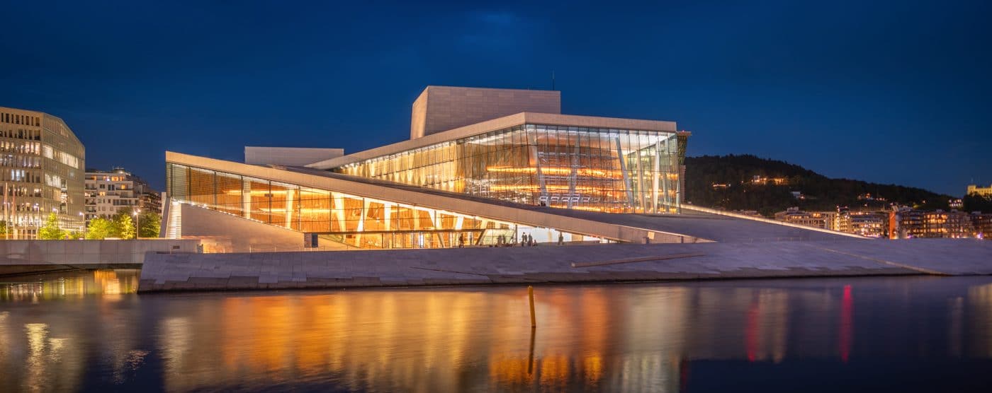 Il teatro dell’Opera di Oslo, 1 agosto 2025. Immagine di contesto, non del seminario energetico.