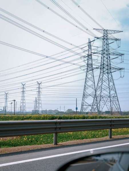 Linee elettriche ad alta tensione, 7 marzo 2026. Immagine di repertorio.