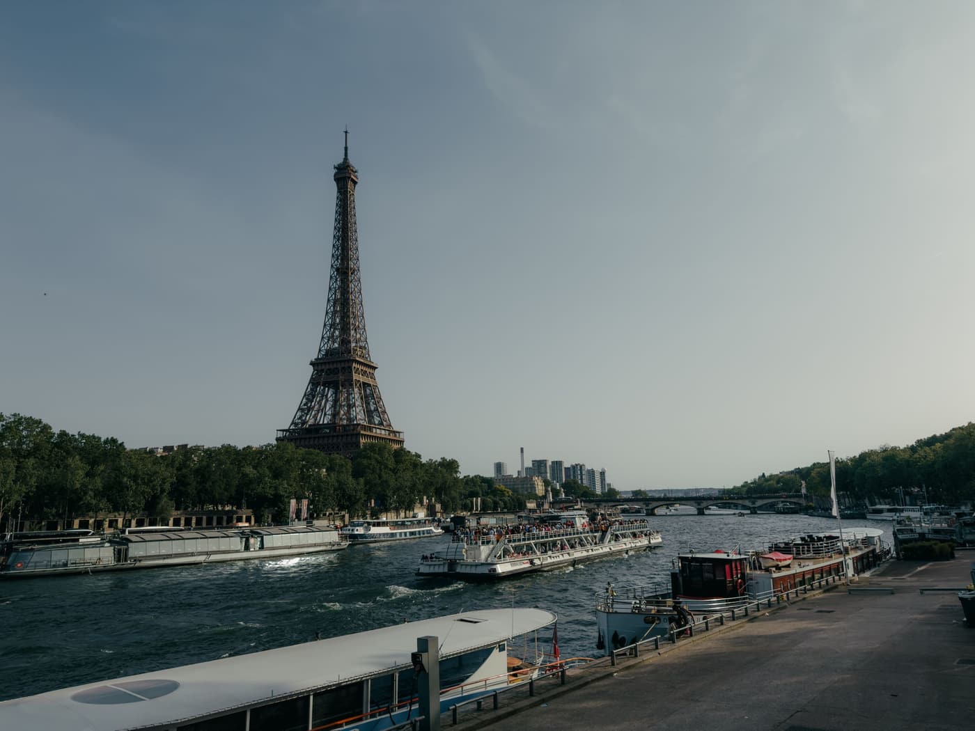 Parigi, Torre Eiffel e Senna, 24 maggio 2026. Immagine di repertorio; non ritrae la riunione E5.