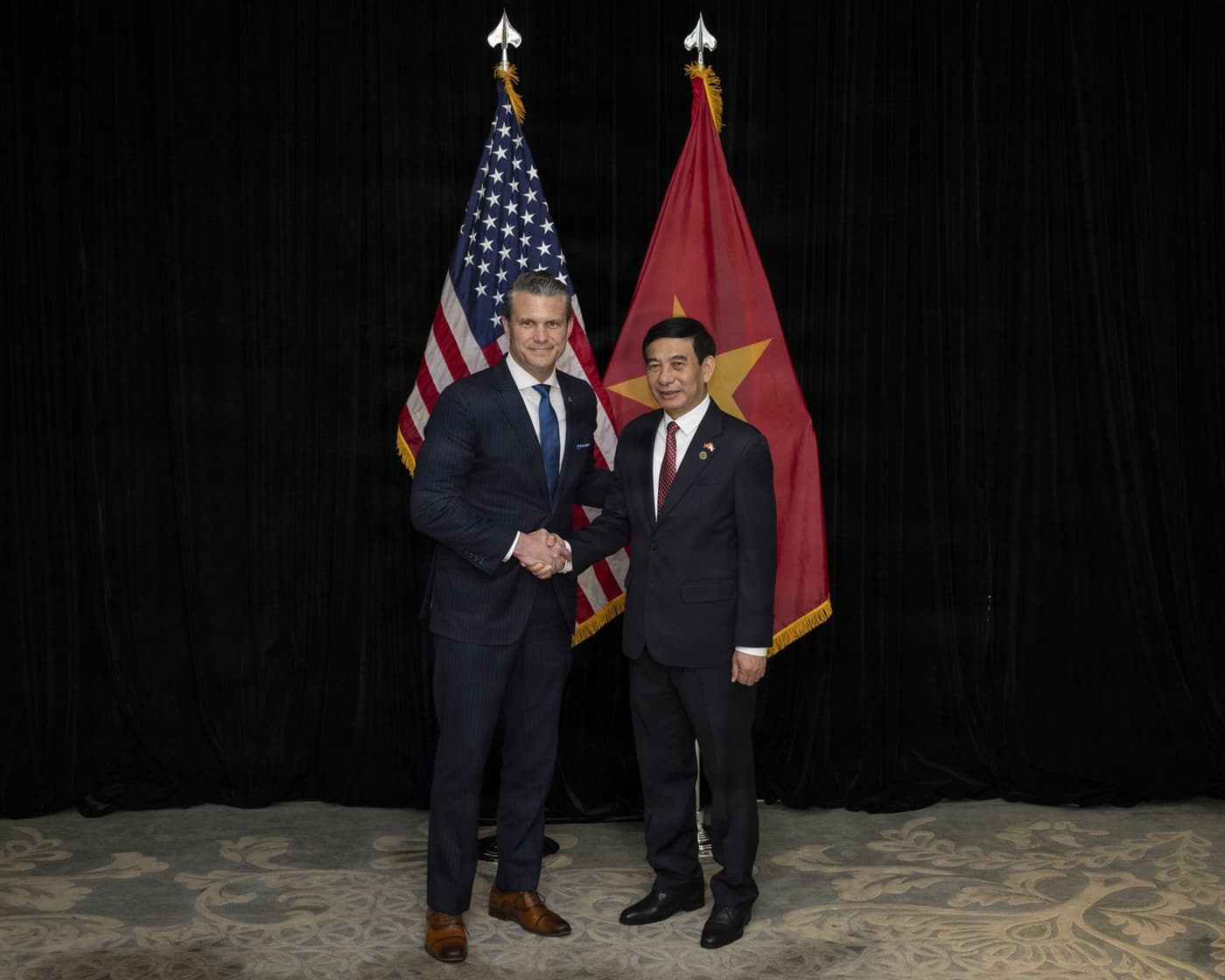 Pete Hegseth con Phan Văn Giang a Singapore, 29 maggio 2026. Repertorio, non del vertice di Cebu.