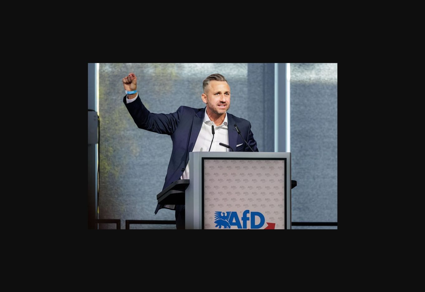 Ulrich Siegmund interviene a un evento dell'AfD in Sassonia-Anhalt