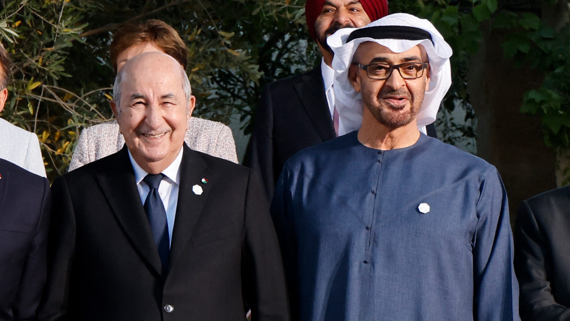 I presidenti Abdelmadjid Tebboune e Mohammed bin Zayed