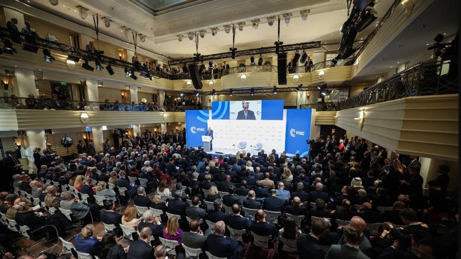 Sala gremita durante la Conferenza sulla sicurezza di Monaco 2026