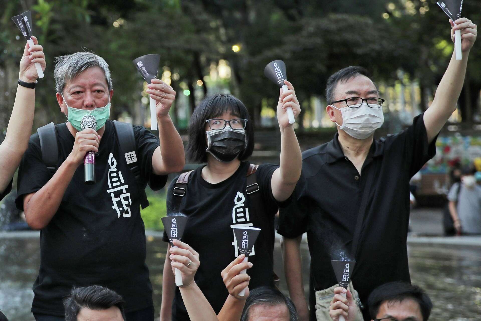 Organizzatori e sostenitori delle veglie di Tiananmen a Hong Kong