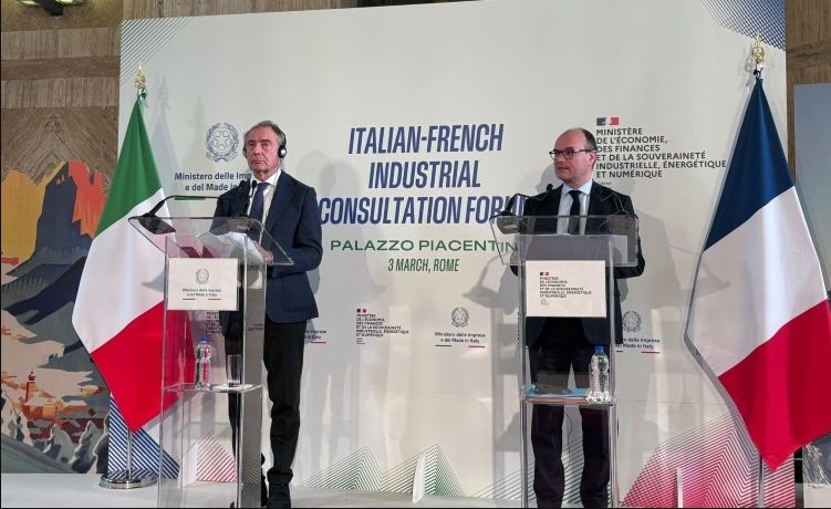 Forum industriale italo-francese con i rappresentanti dei due governi
