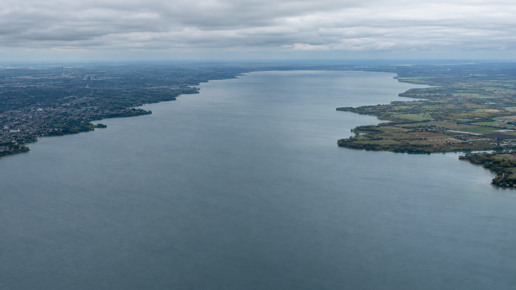 Veduta aerea del Lago Ontario tra Stati Uniti e Canada