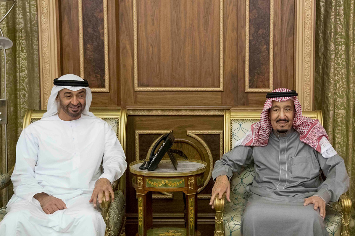 Mohamed bin Zayed insieme a re Salman dell’Arabia Saudita